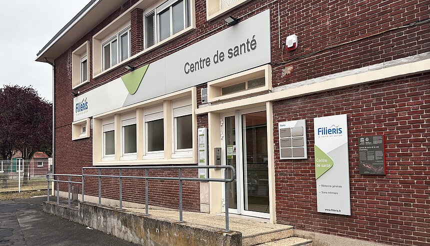 Façade et entrée du centre Filieris de Wallers